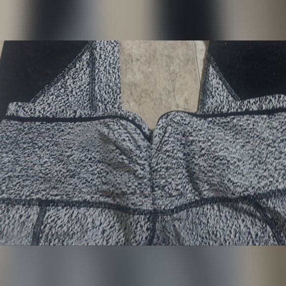 NWOT Lululemon Pace Rival Crops 8 - Picture 10 of 11